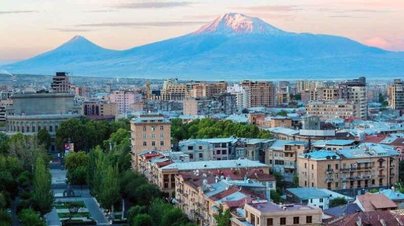 صادرات به ارمنستان به دلیل همسایگی ایران و مرز زمینی و روابط حسنه دو کشور از گزینه‌های خوب صادرات کالای ایرانی است