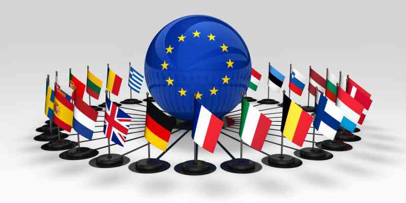 اتحادیه اروپا شامل ۲۷ کشور از جمله آلمان، فرانسه، ایتالیا، اسپانیا، اتریش، هلند، بلژیک، سوئد، دانمارک، فنلاند، پرتغال، ایرلند، چک، کرواسی، مجارستان، لهستان، بلغارستان، یونان، رومانی، اسلواکی، اسلوونی، استونی، لیتوانی، لتونی، لوکزامبورگ، قبرس و مالت می‌شود