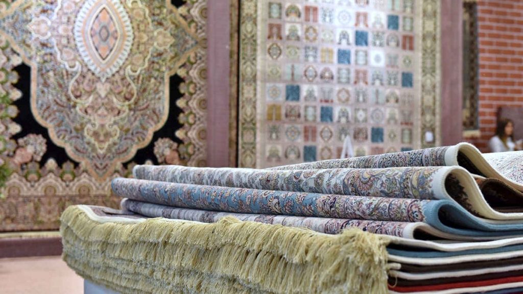 فرش ماشینی ایرانی در تکنولوژی کیفیت و نیروی انسانی متخصص  قابلیت رقابت با کشورهای فعال را به راحتی دارد و می توان با بازاریابی صحیح به موفقیت دست یافت