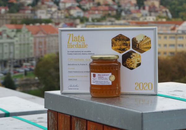 صادرات عسل به اروپا کار سختی نیست، اما رعایت الزامات ضروری است. متاسفانه بسیاری از صادرکنندگان ضوابط را رعایت نمی کنند و فقط می گویند صادرات به اروپا سخت است.