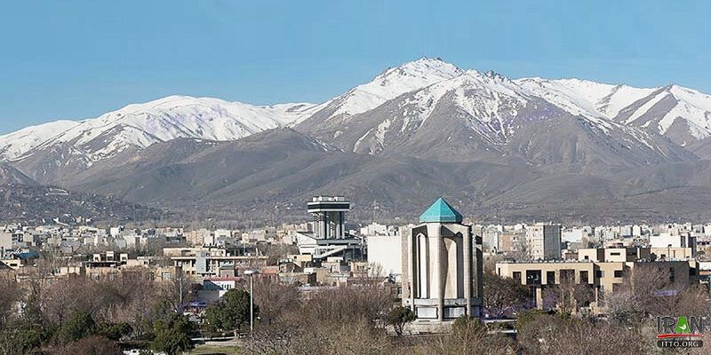 استان همدان از استان‌های غربی کشور است.و  از مناطق تاریخی ایران و از قدیمی‌ترین کانون‌های تمدن به شمار می‌رود.